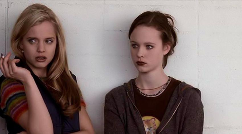 Mena Suvari, Thora Birch | "American Beauty" (1999)