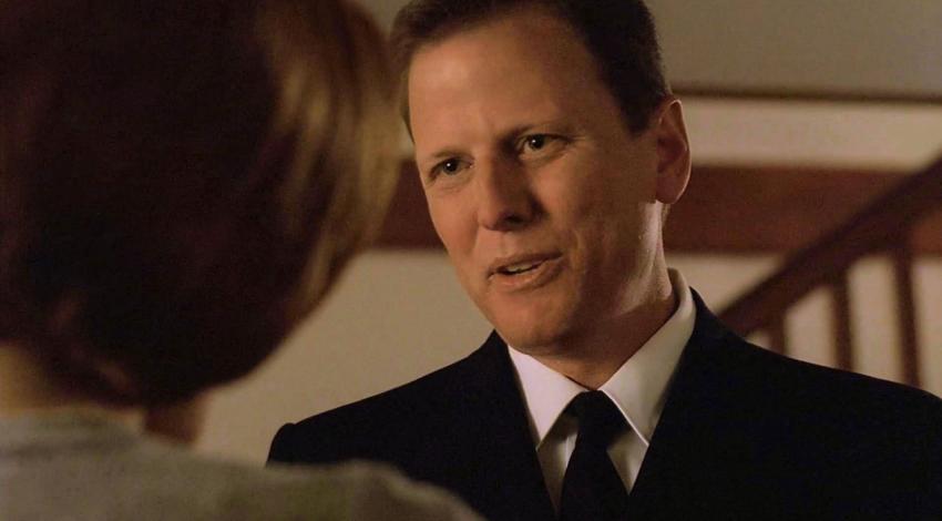Pat Skipper as Bill Scully Jr. w/Gillian Anderson | The X-Files: 'Gethsemane' (1997)